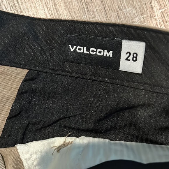 BNWT Khaki VOLCOM men’s shorts Sz 28 - Picture 3 of 5